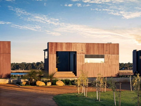 Samphire Chalet Peppermint - Accommodation Gladstone 0