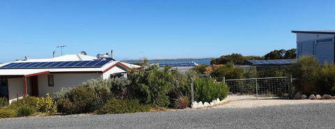 Samphire: Coorong Accommodation - Accommodation Gladstone 3