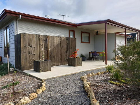 Samphire: Coorong Accommodation - Accommodation Gladstone 2