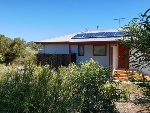 Samphire: Coorong Accommodation - Accommodation Gladstone 1