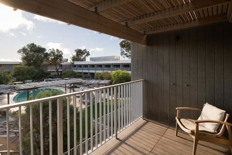 Samphire Rottnest - Accommodation Gladstone 2