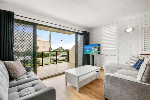 San Clemente U1 - 24 Orvieto Terrace, - Accommodation Gladstone 0