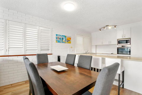 San Clemente U1 - 24 Orvieto Terrace, - Accommodation Gladstone 1