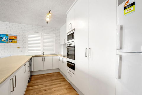 San Clemente U1 - 24 Orvieto Terrace, - Accommodation Gladstone 3