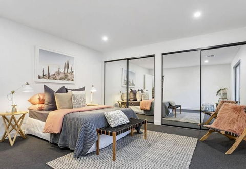 Sanary A Modern Beach Home In Martha Cove - Accommodation Gladstone 1