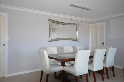 Sancerre Estate - Accommodation Gladstone 2
