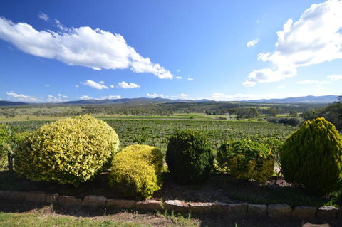 Sancerre Estate - Accommodation Gladstone 1