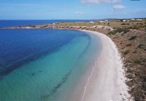 Sanctuary On Point - Accommodation Gladstone 2