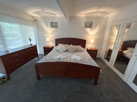 Sanctuary On Toagara With Spa And Heated Pool - Accommodation Gladstone 3