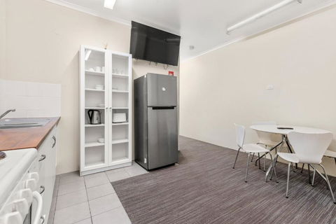 Sanctuary Resort Motor Inn - Accommodation Gladstone 1