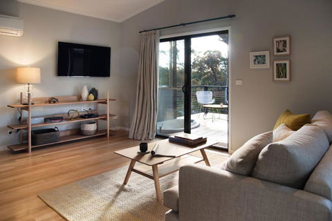 Sanctum - Accommodation Gladstone 1