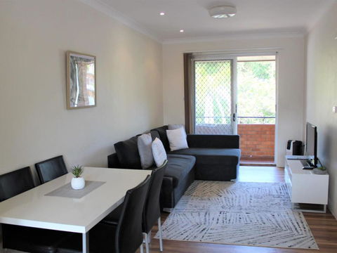 Sand Sea 5 - Accommodation Gladstone 1