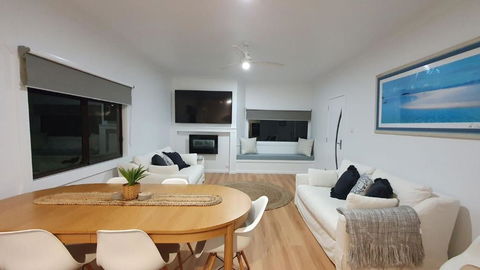 Sand And Swell At Sawtell - Accommodation Gladstone 0