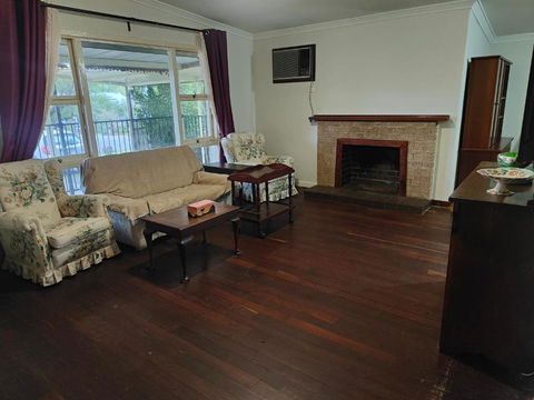 S&S Guest House - Accommodation Gladstone 2