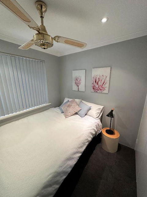 Rockingham Palace - Accommodation Gladstone 1