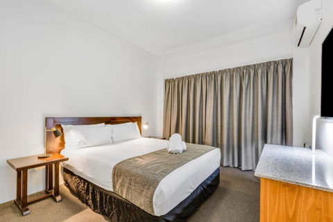 Rockhampton Riverside Central Hotel Official - Accommodation Gladstone 0