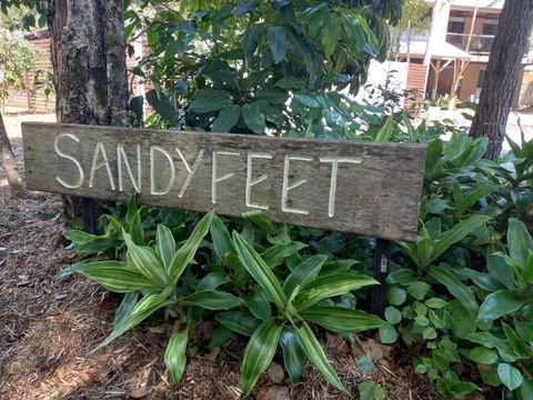 Sandyfeet House - Accommodation Gladstone 0