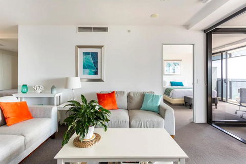 Sealuxe Seaview Suites - Surfers Paradise - Accommodation Gladstone 2