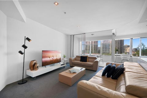 Scenic 2-Bed With Pool, Gym & Secure Parking - Accommodation Gladstone 1