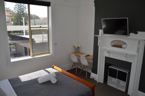 Sandy Bottoms Guesthouse - Accommodation Gladstone 0
