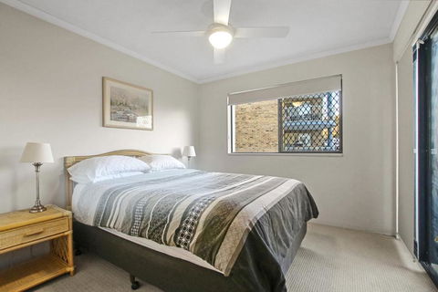 Sandalwood Unit 1 66 Lower Gay Tce - Accommodation Gladstone 1