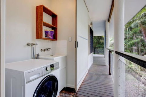 Sandalwood - Accommodation Gladstone 1