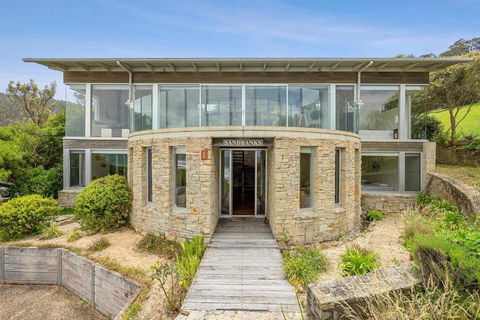 Sandbanks - Accommodation Gladstone 1