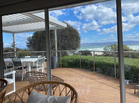 Sandbar Beach House - Accommodation Gladstone 0