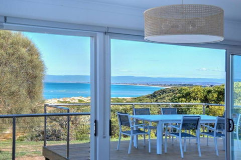 Sandbar Beach House - Accommodation Gladstone 2