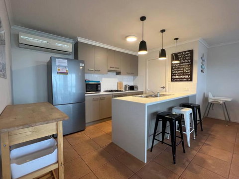 Sandcastle - A Esplanade Place, Stunning Views - Accommodation Gladstone 0