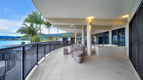 Sandcastle - Accommodation Gladstone 2