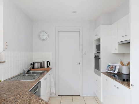 Sandcastle Shores - Accommodation Gladstone 3
