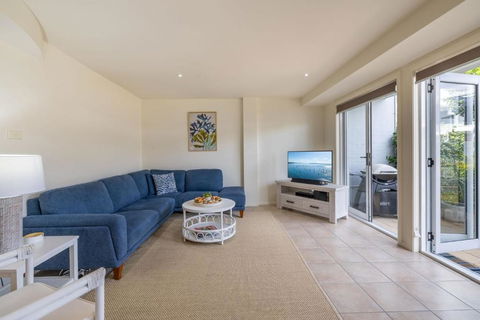 Sandcastles 4 -8 Ala Moana Way - Accommodation Gladstone 2