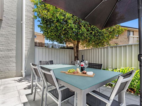 Sandcastles 7 8 Ala Moana Way - Accommodation Gladstone 1