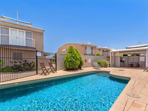 Sandcastles 7 8 Ala Moana Way - Accommodation Gladstone 0