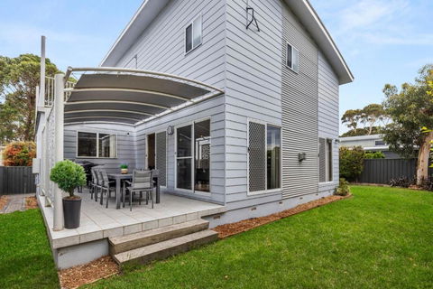 Sandlewood Breeze - Pet Friendly - Community Pool - Accommodation Gladstone 0
