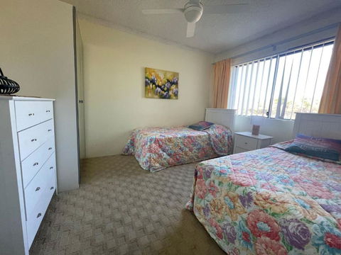 Sandpebbles 1 Pebbly Beach - Accommodation Gladstone 3