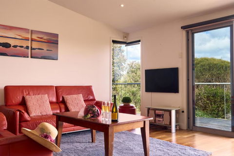 Sandpipers Beach - Accommodation Gladstone 2