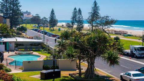Sandrift Beachfront Apartments - Accommodation Gladstone 1