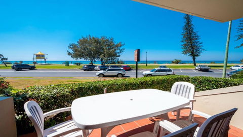 Sandrift Beachfront Apartments - Accommodation Gladstone 3