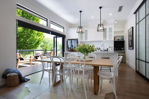 Sandringham - Accommodation Gladstone 0