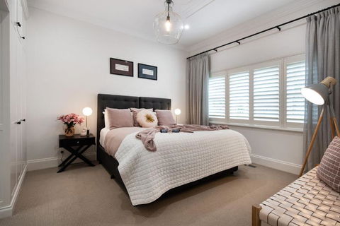 Sandringham - Accommodation Gladstone 1