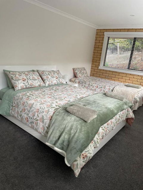 Sandstone Family Apartment - Accommodation Gladstone 1