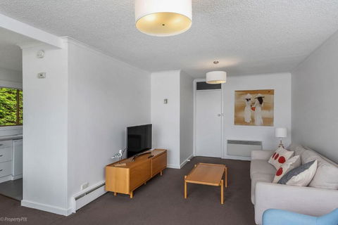 Sandy Bay Waterfront - Accommodation Gladstone 3