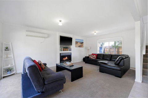 Sandy Beach House Cowes - Accommodation Gladstone 2