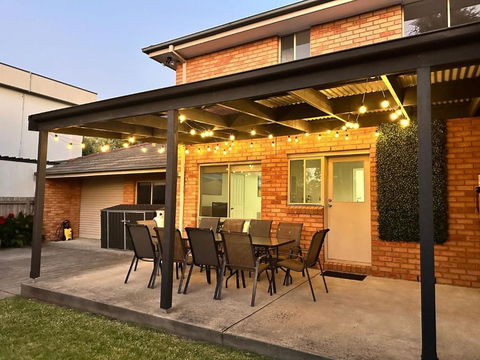 Sandy Beach House Cowes - Accommodation Gladstone 0