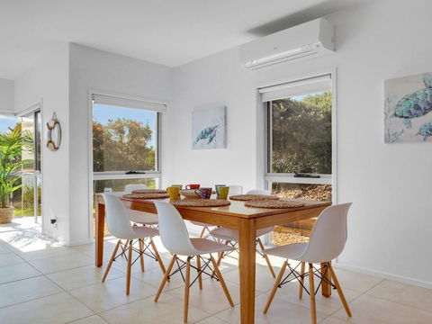 Sandy Cove - Accommodation Gladstone 3