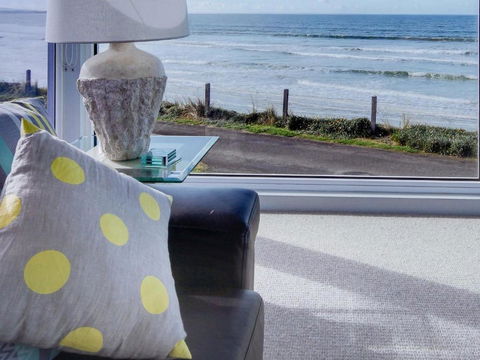 Sandy Cove - Accommodation Gladstone 1