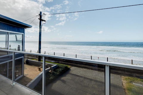 Sandy Cove - Accommodation Gladstone 2
