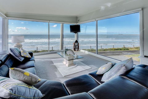 Sandy Cove - Accommodation Gladstone 0